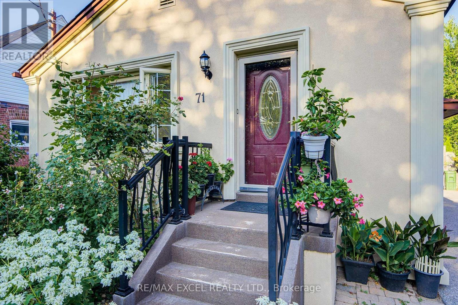 71 Vauxhall Drive, Toronto, Ontario  M1P 1R1 - Photo 2 - E13129838