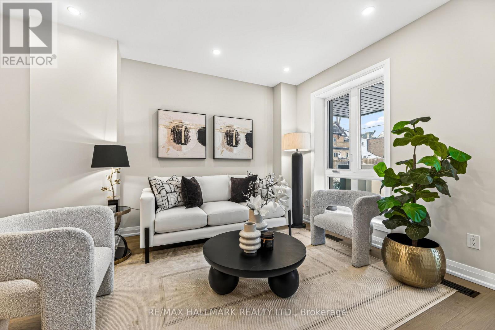 47 Harcourt Avenue, Toronto, Ontario  M4J 1J3 - Photo 4 - E13129874