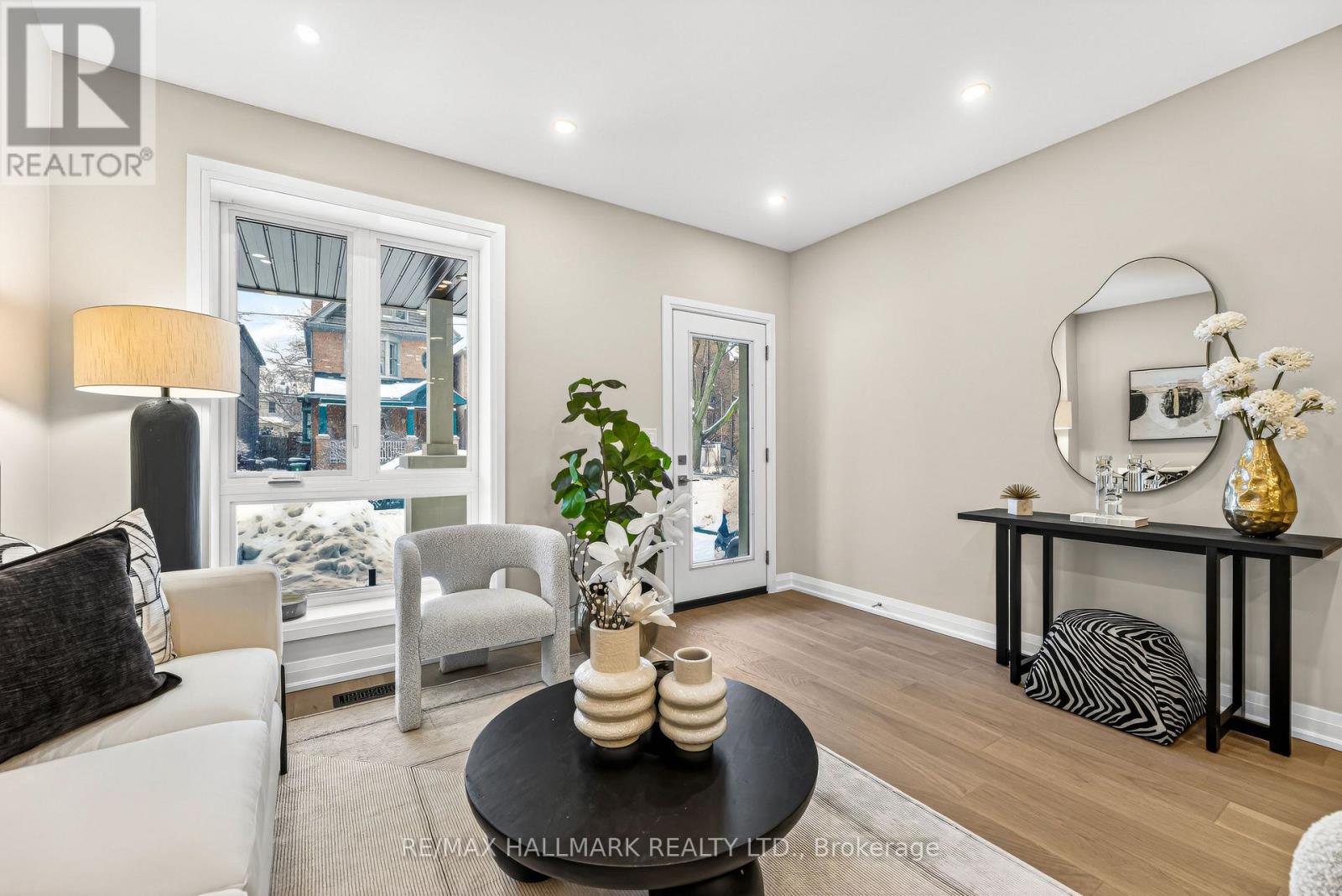 47 Harcourt Avenue, Toronto, Ontario  M4J 1J3 - Photo 6 - E13129874