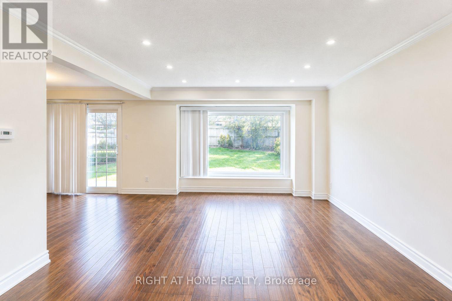 18 Goodfellow Street, Whitby, Ontario  L1P 1C4 - Photo 2 - E13129952