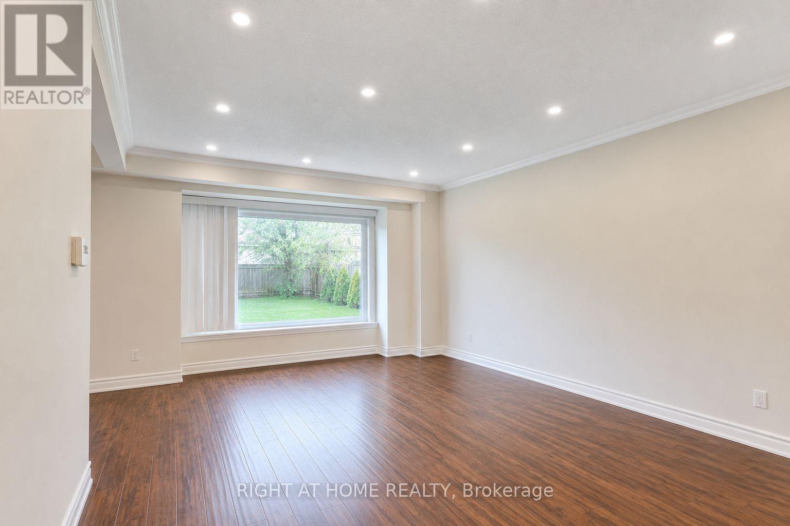 18 Goodfellow Street, Whitby, Ontario  L1P 1C4 - Photo 3 - E13129952