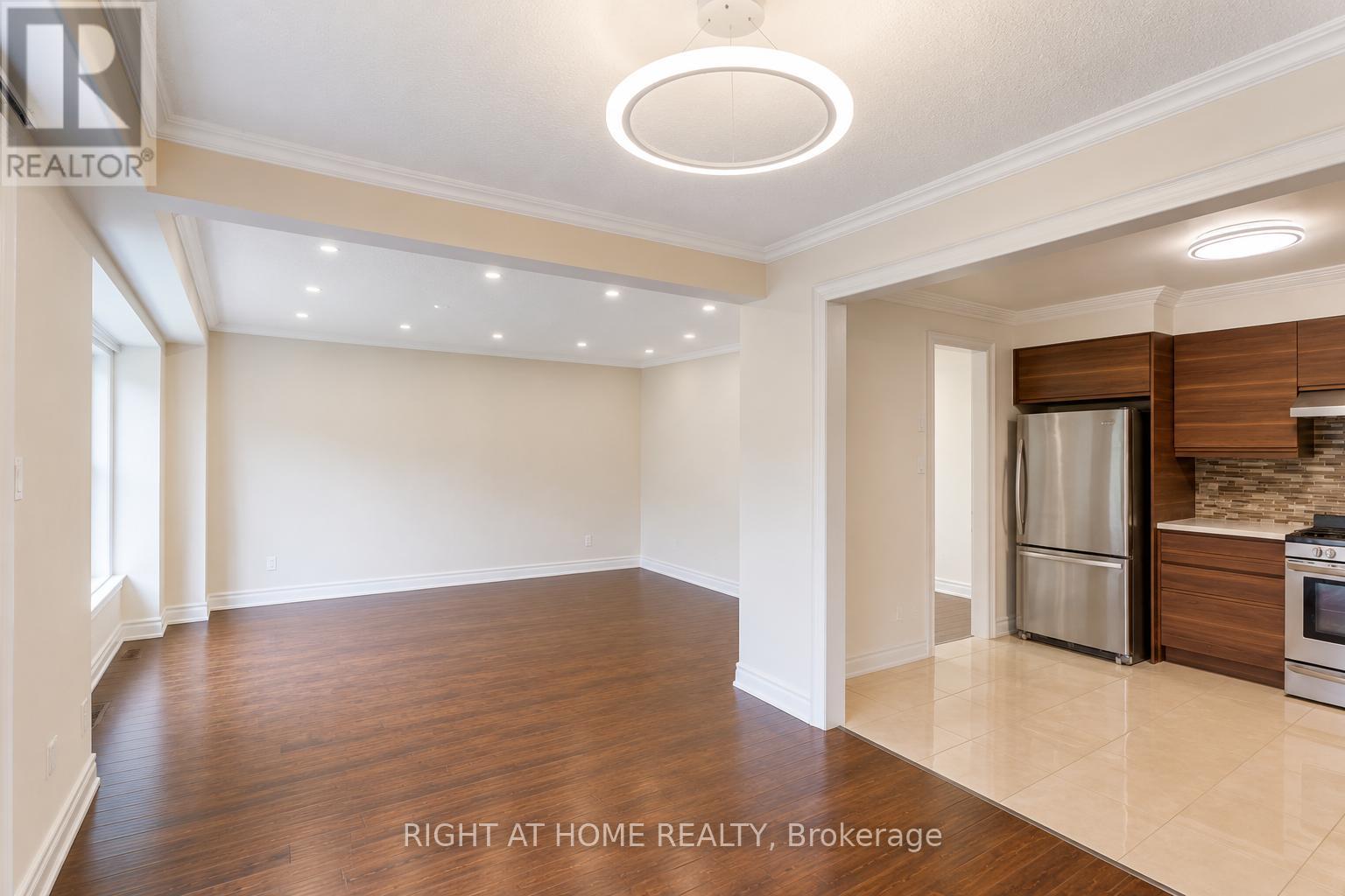 18 Goodfellow Street, Whitby, Ontario  L1P 1C4 - Photo 6 - E13129952