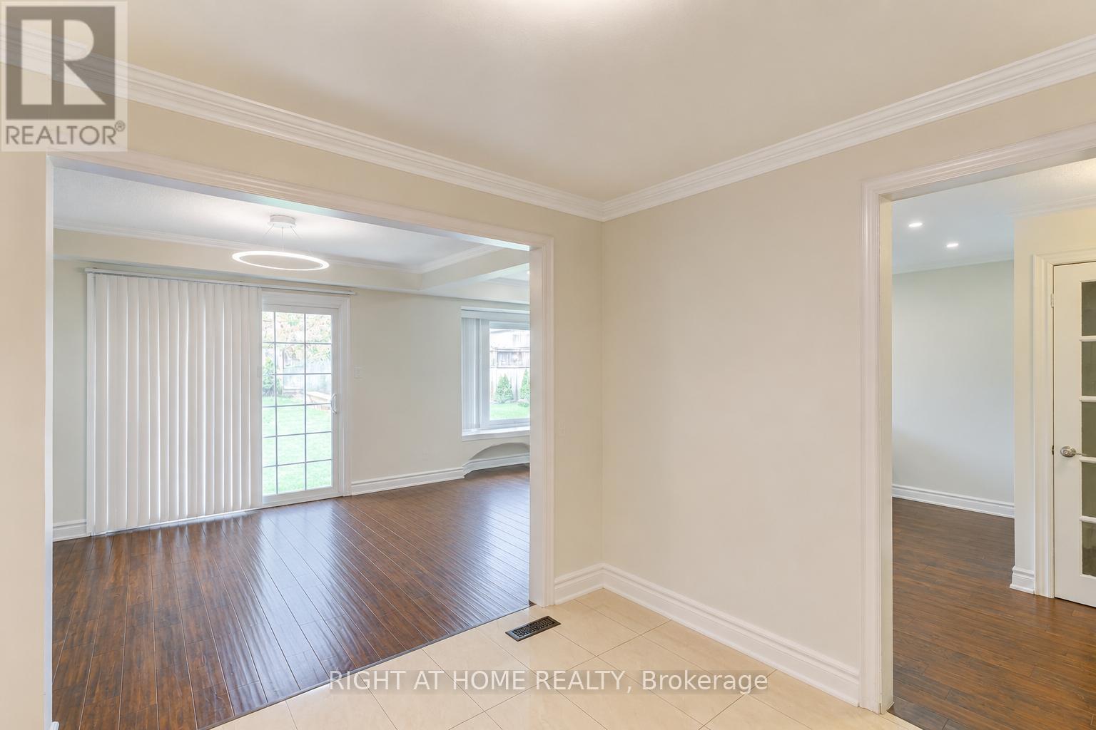 18 Goodfellow Street, Whitby, Ontario  L1P 1C4 - Photo 8 - E13129952
