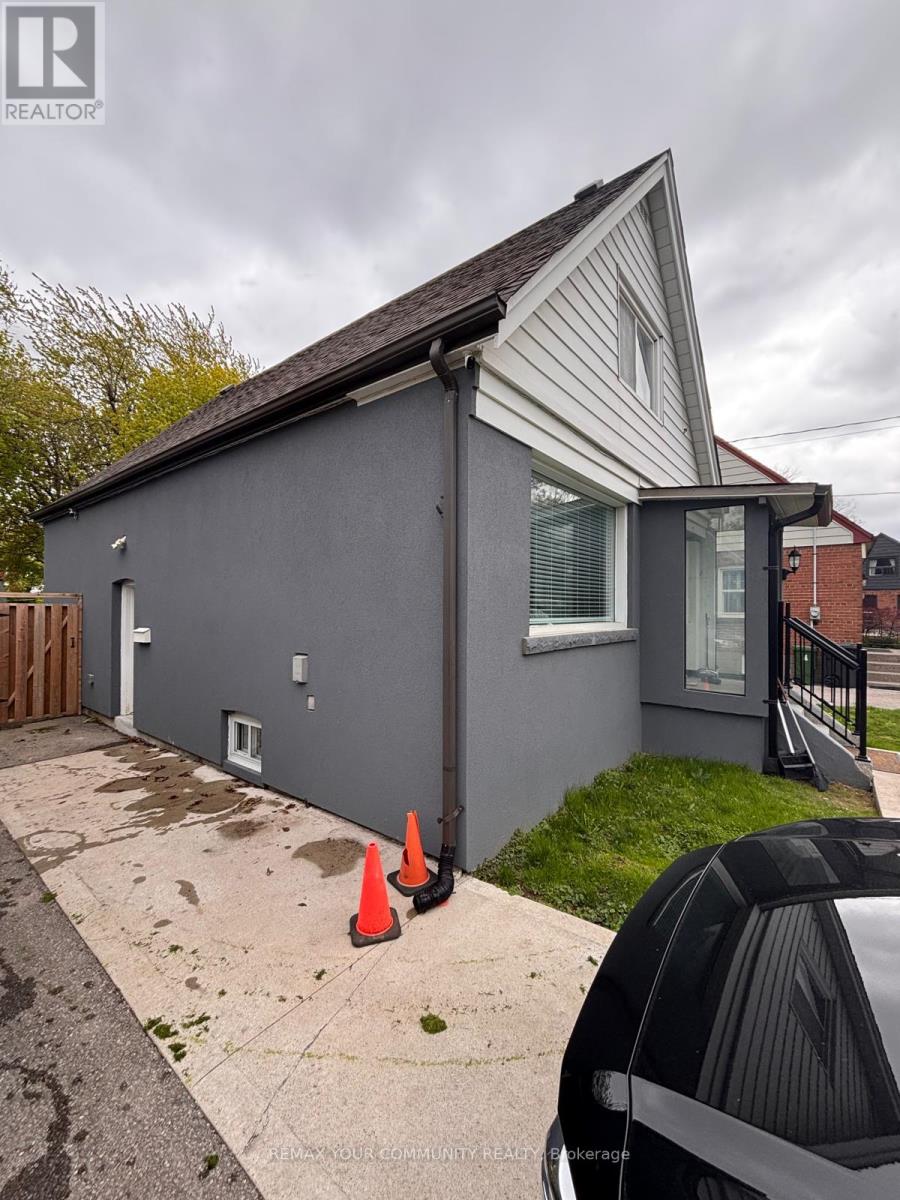43 Southmead Road, Toronto, Ontario  M1L 2H9 - Photo 4 - E13129966