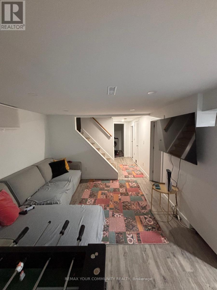 43 Southmead Road, Toronto, Ontario  M1L 2H9 - Photo 5 - E13129966