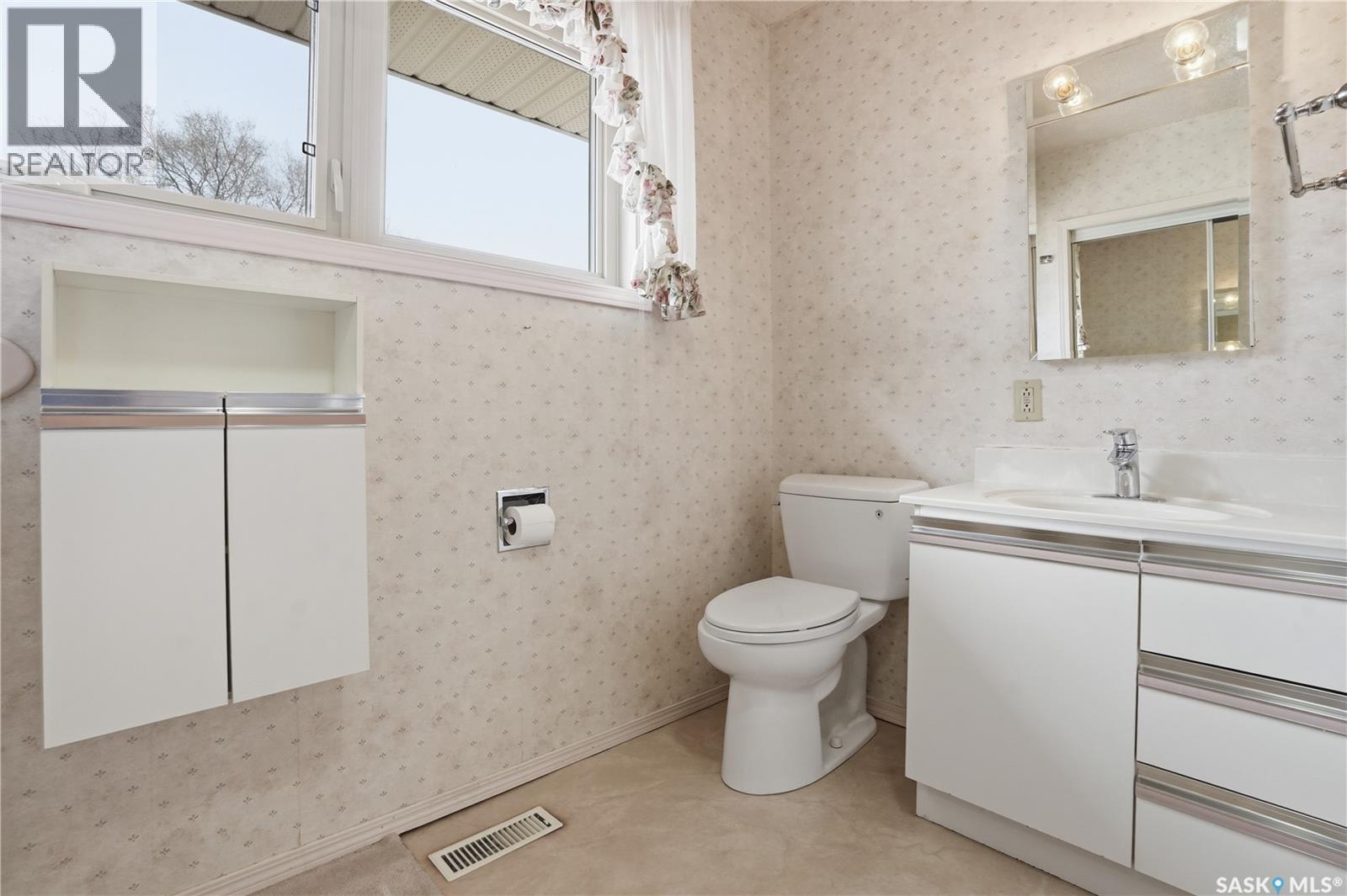 2 Culliton Crescent, Regina, Saskatchewan  S4S 4J6 - Photo 29 - SK035598