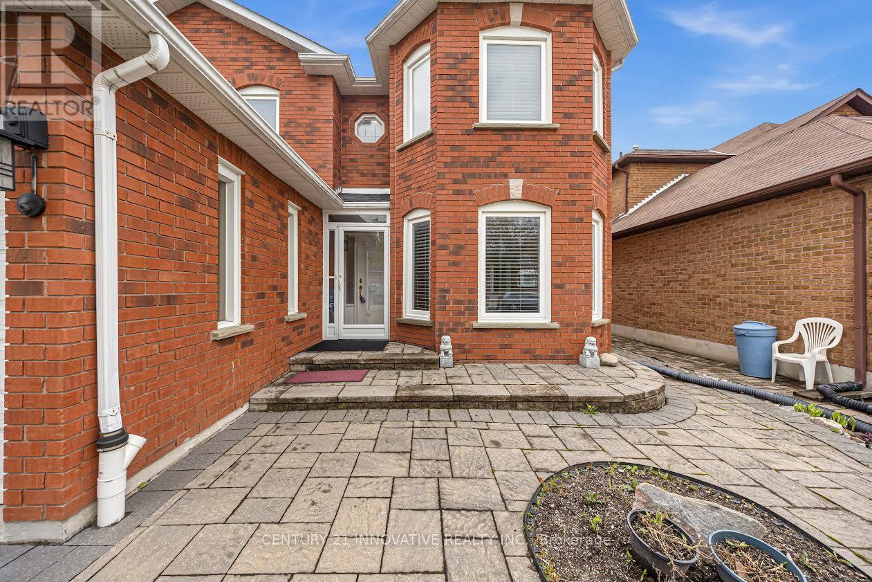 42 Kevi Crescent E, Richmond Hill, Ontario  L4B 3C8 - Photo 3 - N13129932