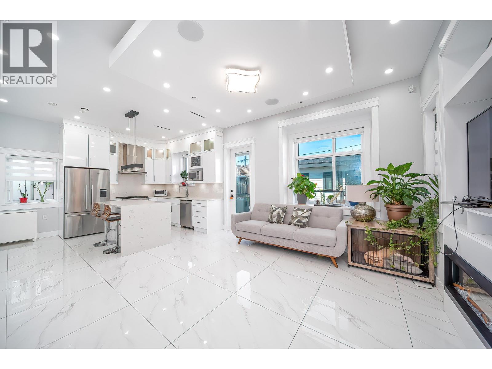 749 E 60th Avenue, Vancouver, British Columbia  V5X 2A5 - Photo 4 - R3123625
