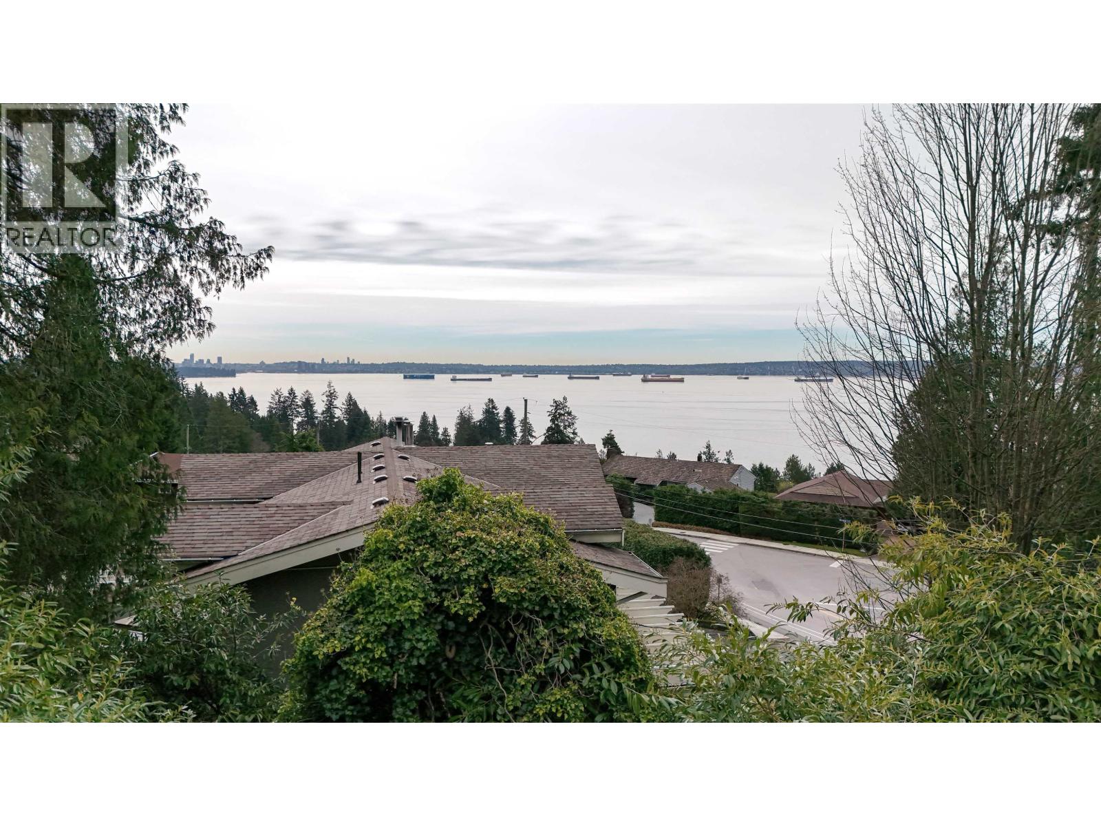 3196 Thompson Place, West Vancouver, British Columbia  V7V 3E4 - Photo 30 - R3123248