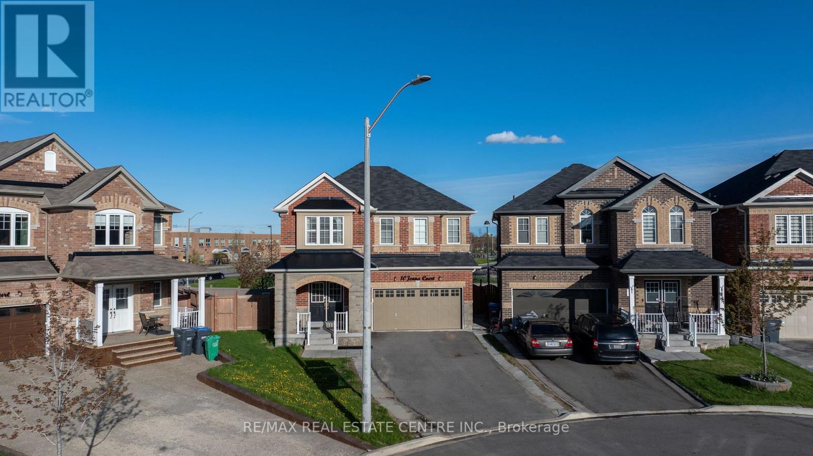 10 Jenna Court, Brampton, Ontario  L6R 3P5 - Photo 1 - W13129880