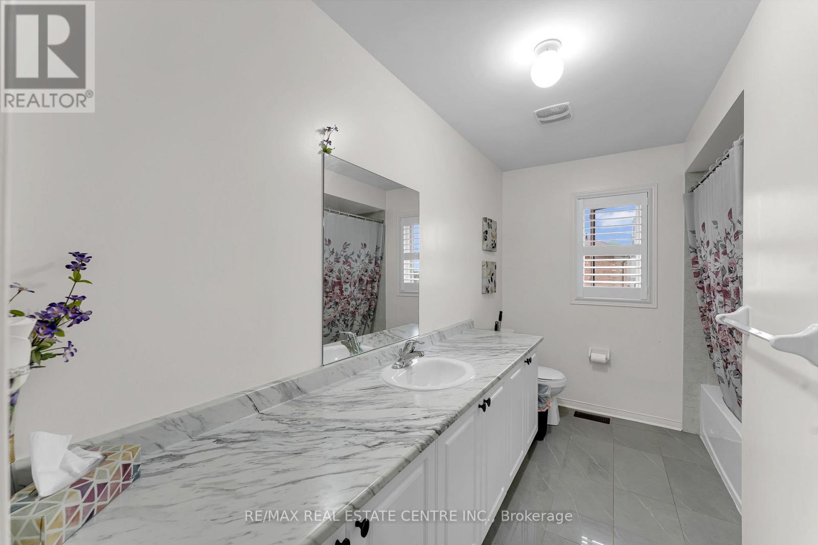 10 Jenna Court, Brampton, Ontario  L6R 3P5 - Photo 21 - W13129880