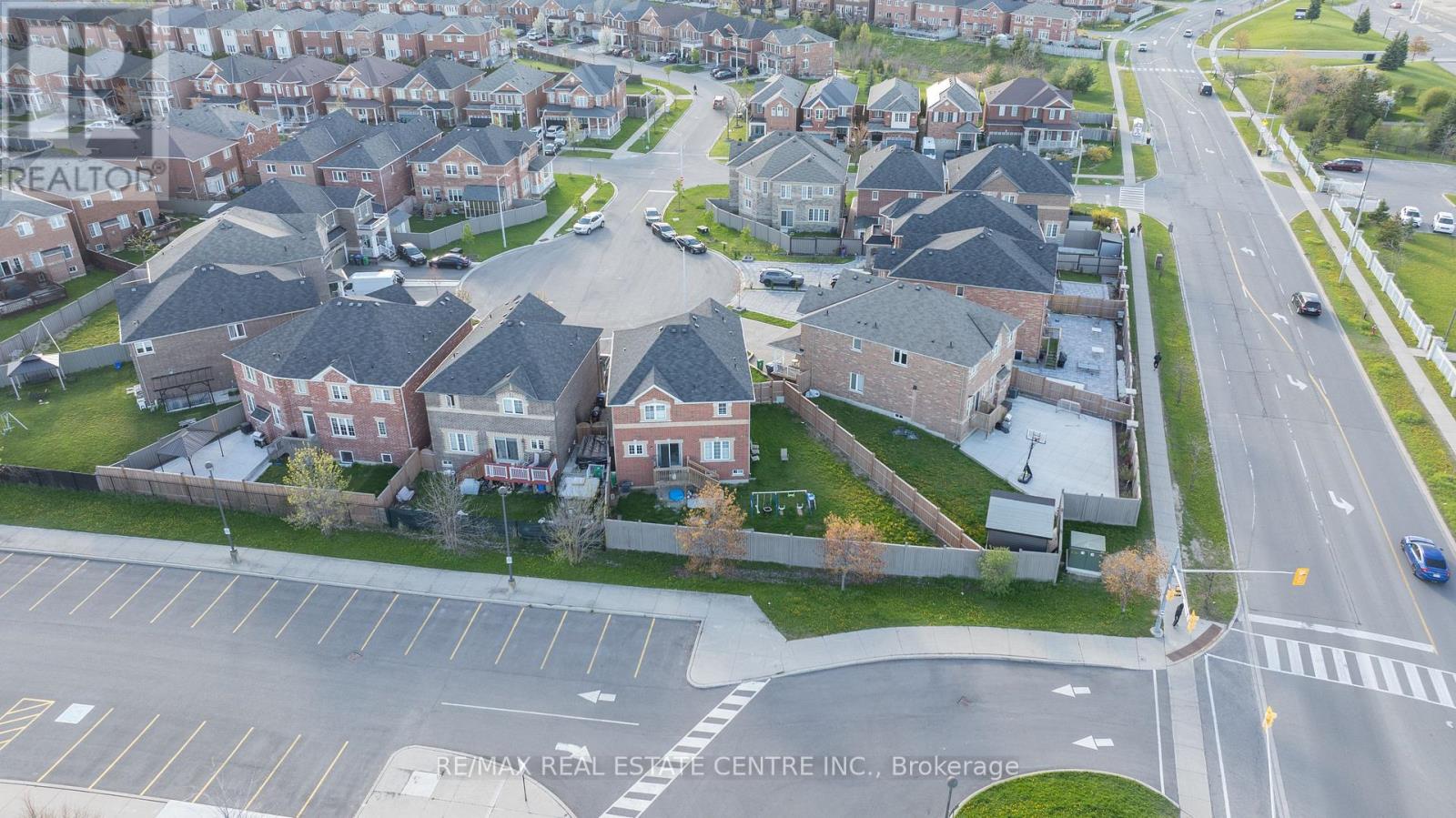 10 Jenna Court, Brampton, Ontario  L6R 3P5 - Photo 31 - W13129880