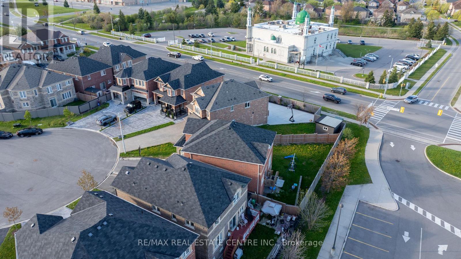 10 Jenna Court, Brampton, Ontario  L6R 3P5 - Photo 34 - W13129880
