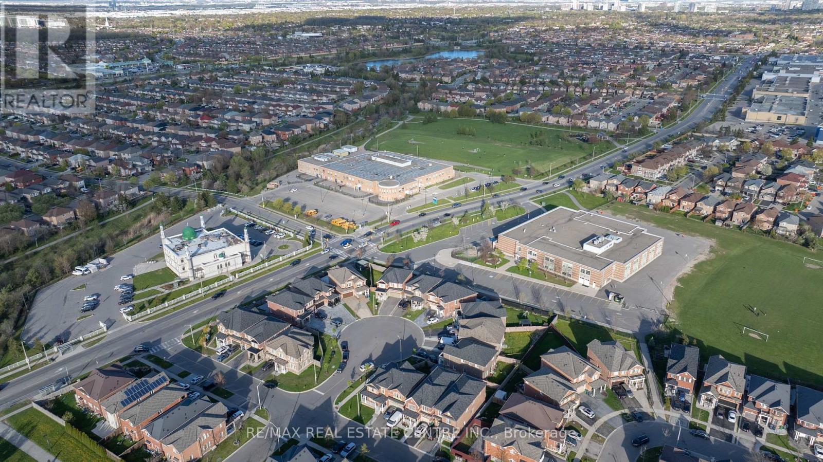 10 Jenna Court, Brampton, Ontario  L6R 3P5 - Photo 37 - W13129880