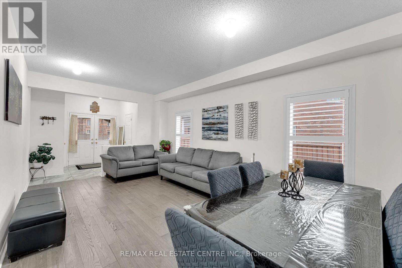 10 Jenna Court, Brampton, Ontario  L6R 3P5 - Photo 7 - W13129880