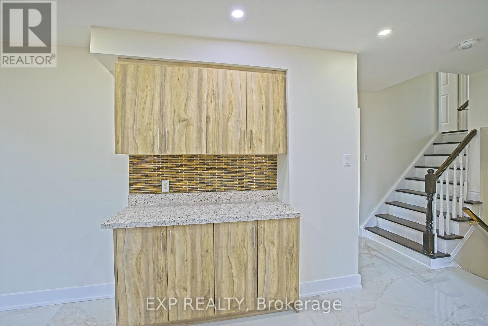Upper - 4 Fallway Road, Brampton, Ontario  L6V 3H2 - Photo 11 - W13129884