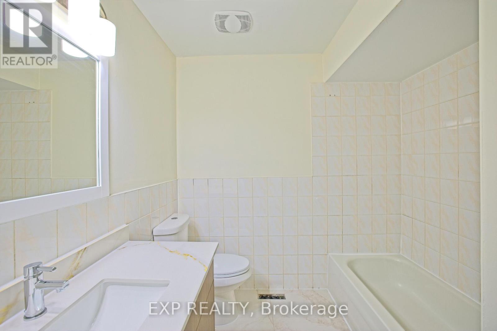 Upper - 4 Fallway Road, Brampton, Ontario  L6V 3H2 - Photo 14 - W13129884