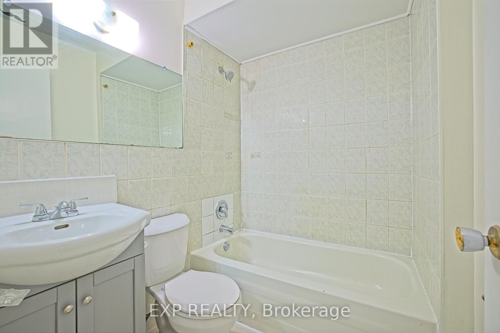 Upper - 4 Fallway Road, Brampton, Ontario  L6V 3H2 - Photo 15 - W13129884