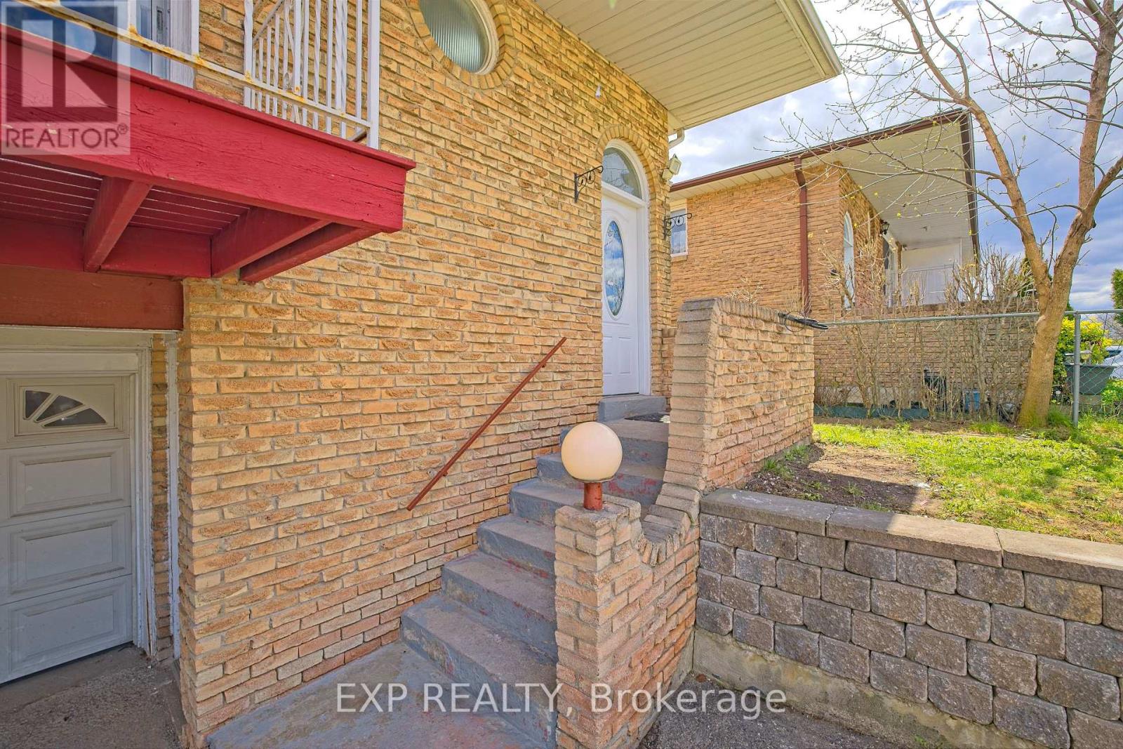 Upper - 4 Fallway Road, Brampton, Ontario  L6V 3H2 - Photo 3 - W13129884