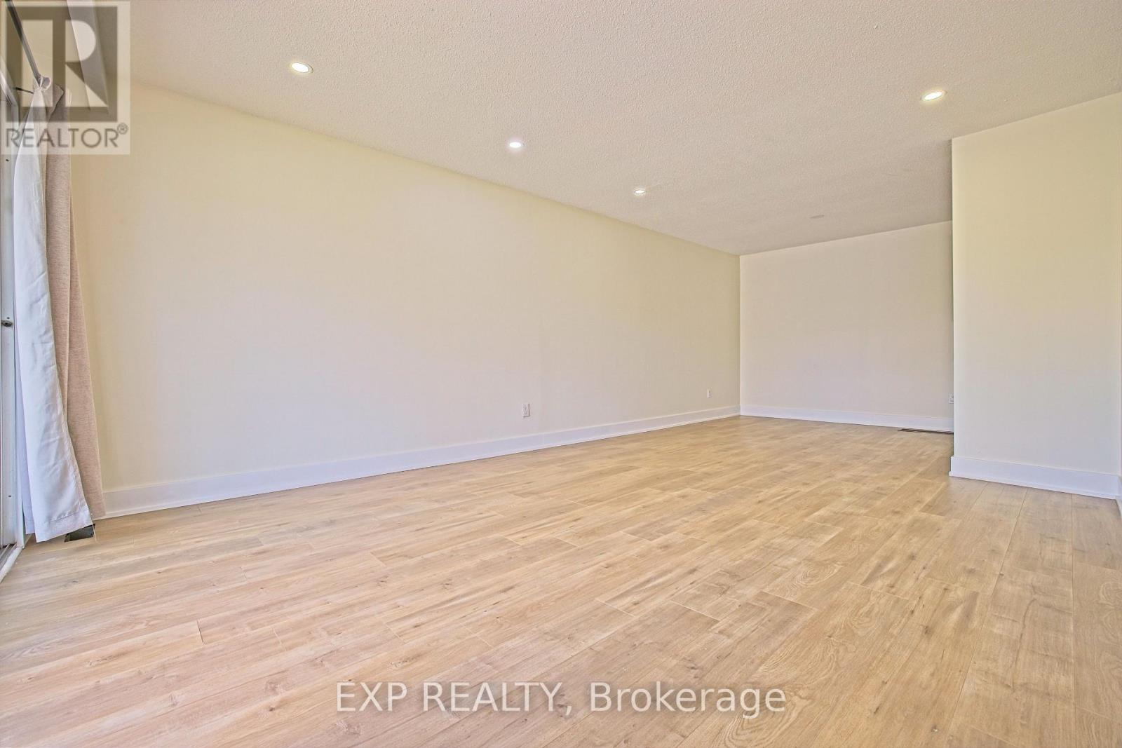 Upper - 4 Fallway Road, Brampton, Ontario  L6V 3H2 - Photo 5 - W13129884
