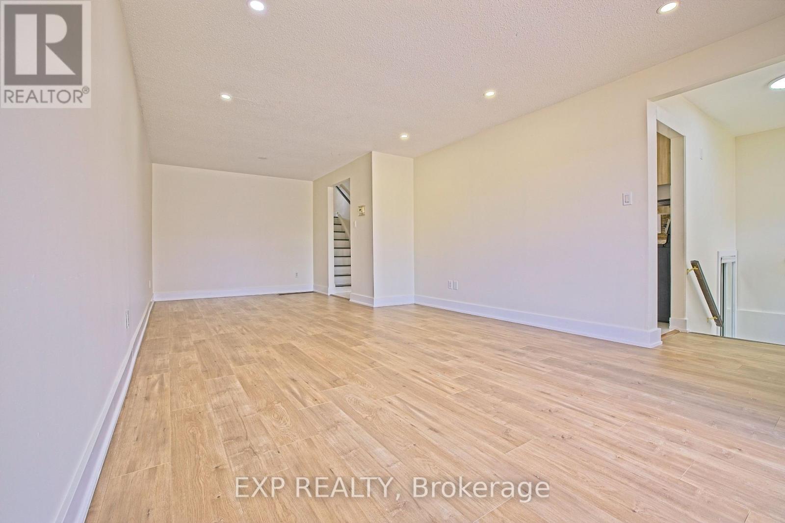 Upper - 4 Fallway Road, Brampton, Ontario  L6V 3H2 - Photo 6 - W13129884