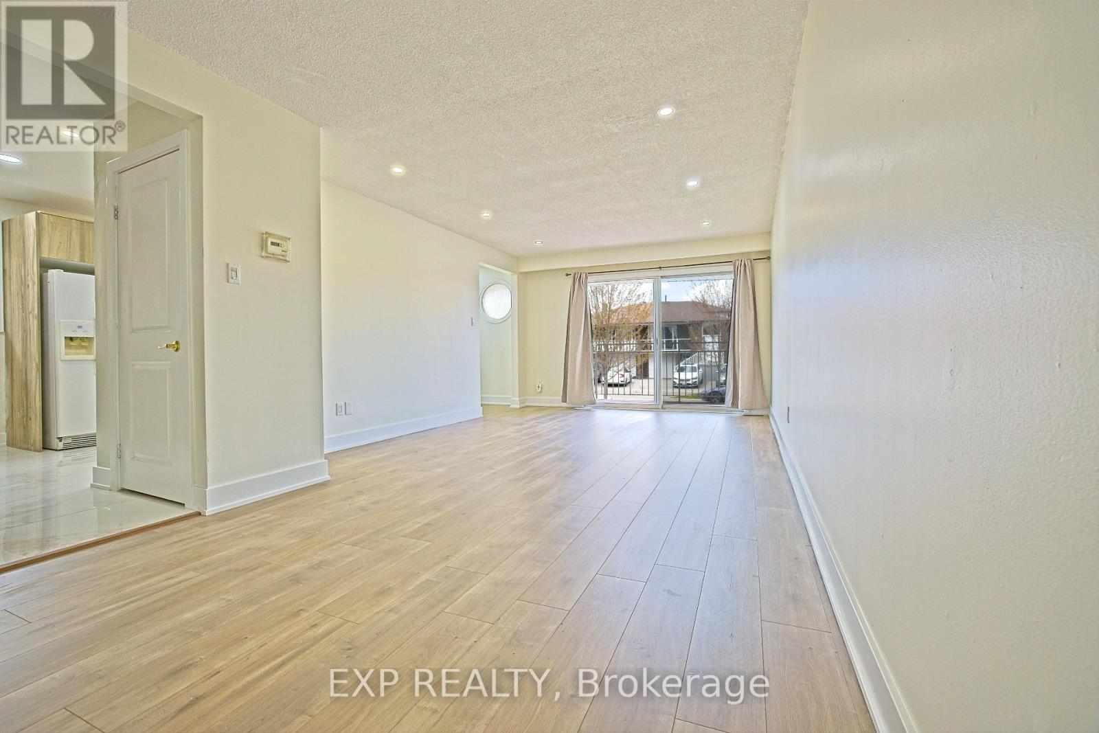 Upper - 4 Fallway Road, Brampton, Ontario  L6V 3H2 - Photo 7 - W13129884
