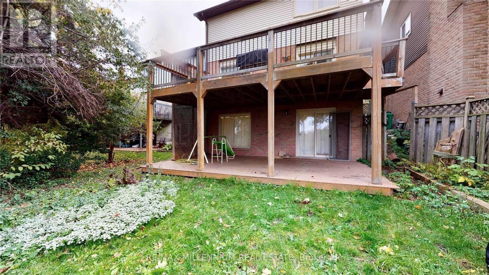 8 Dalzell Avenue, Brampton, Ontario  L6Z 2C5 - Photo 3 - W13129902