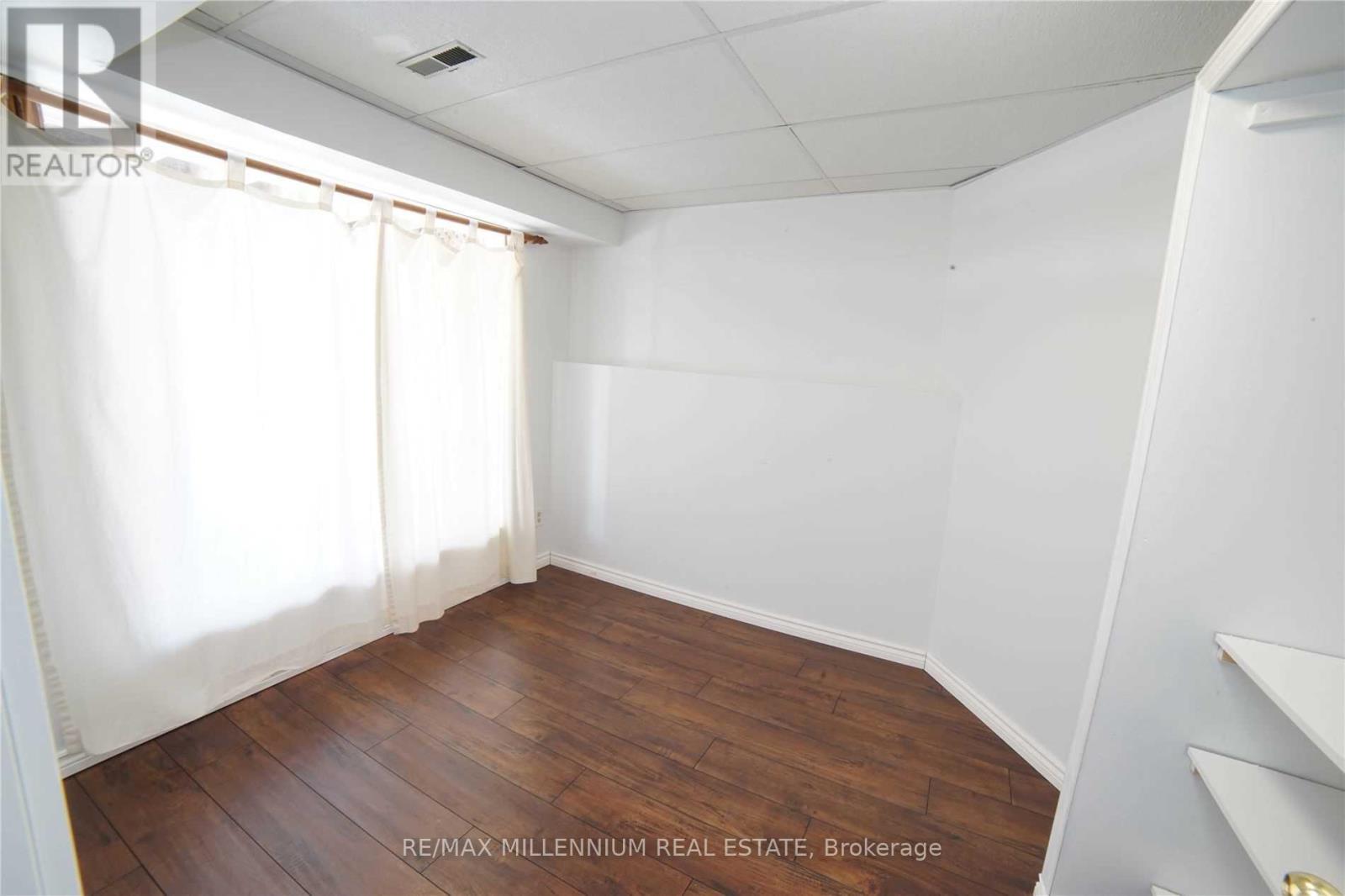 8 Dalzell Avenue, Brampton, Ontario  L6Z 2C5 - Photo 6 - W13129902