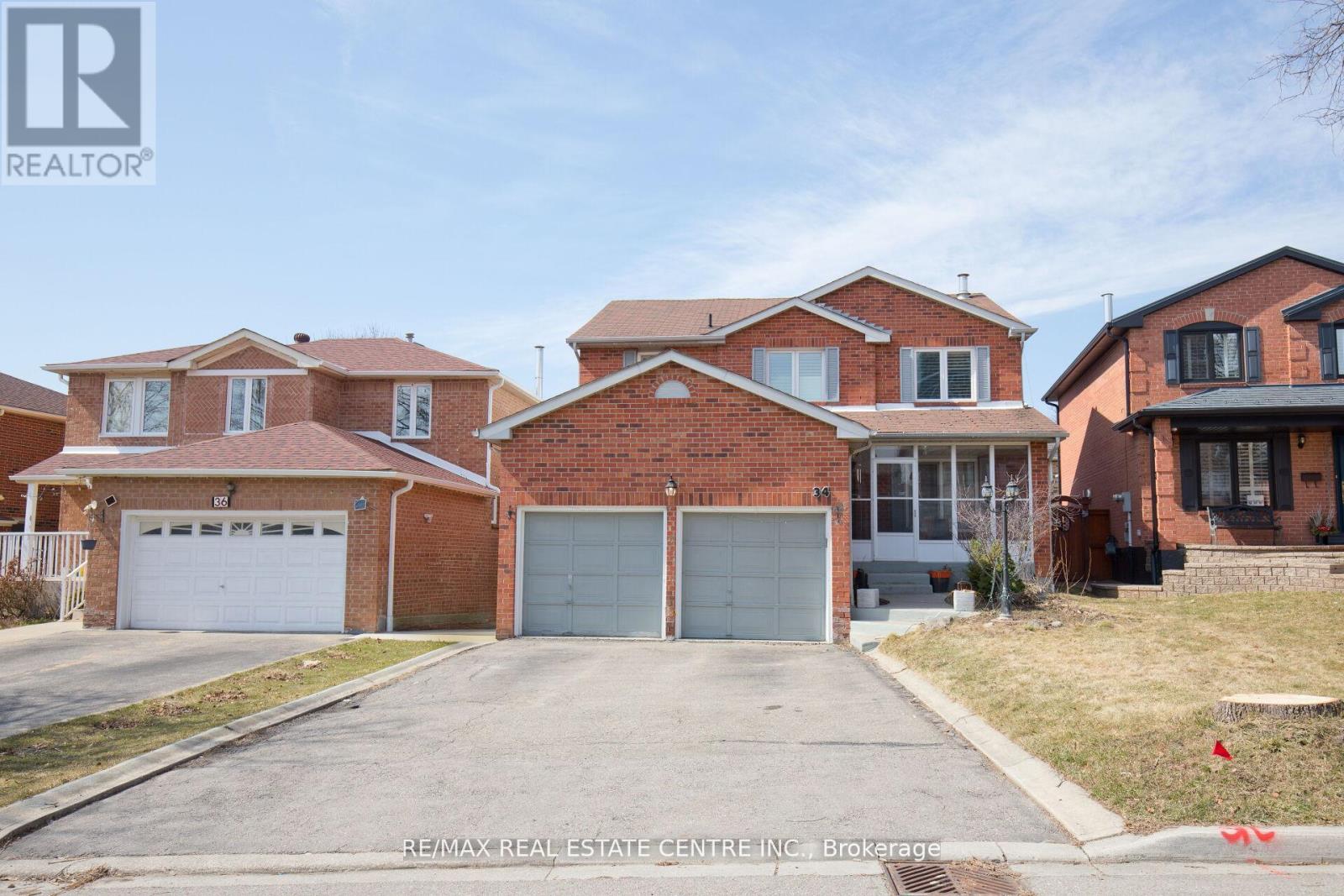 34 SMITHERS CRESCENT, Brampton, Ontario