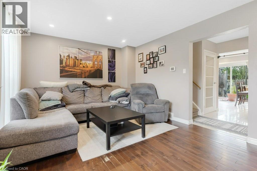 33 Meadow Woods Crescent, Kitchener, Ontario  N2N 1T3 - Photo 3 - 40830178