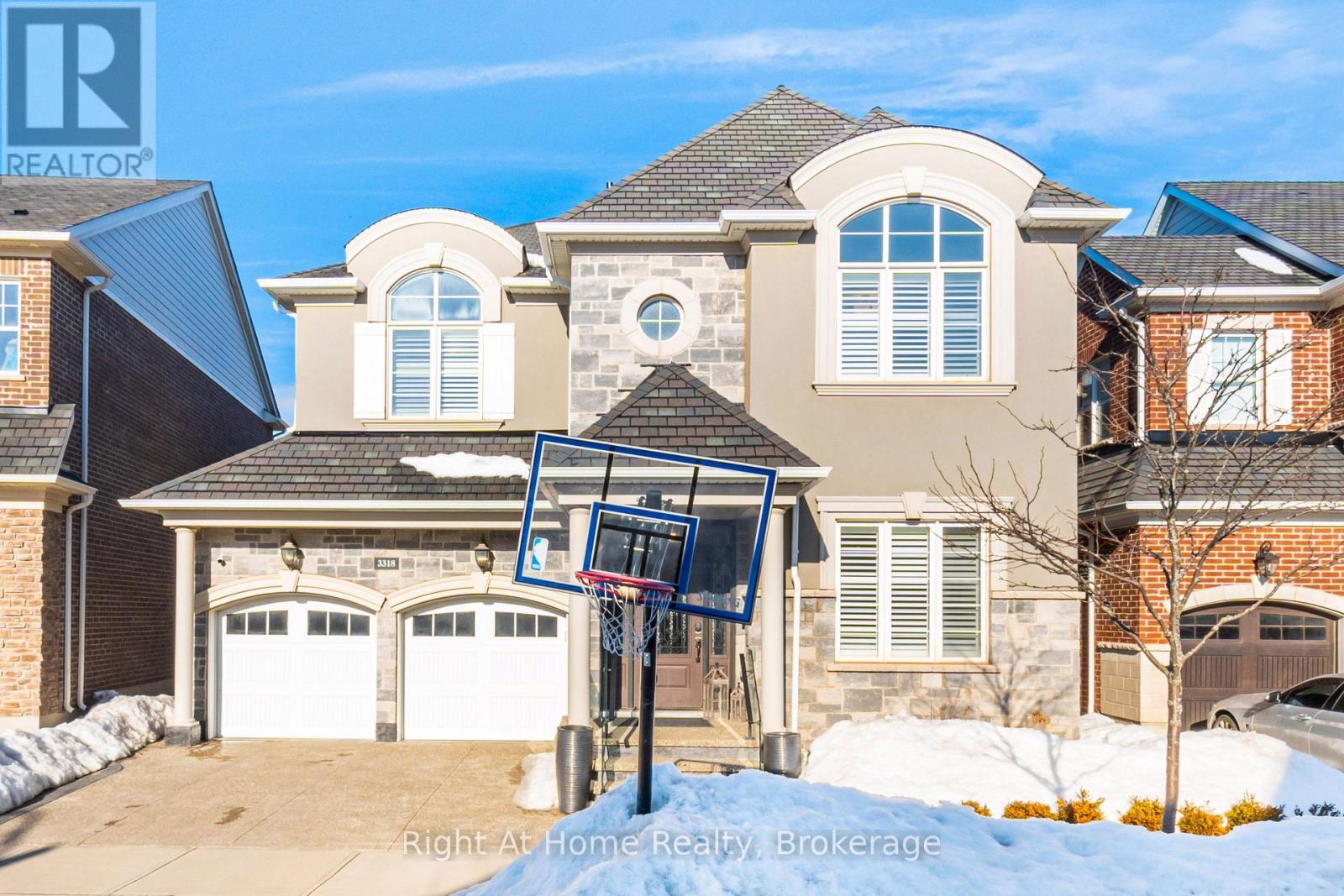 3318 Charles Biggar Drive, Oakville, Ontario  L6M 1P7 - Photo 1 - W13130140