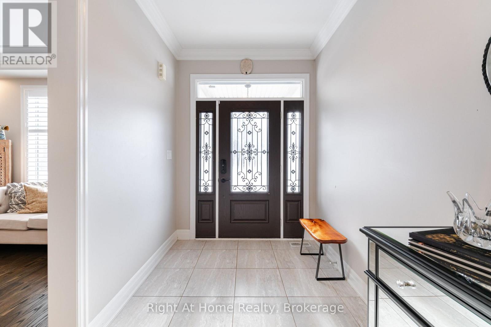 3318 Charles Biggar Drive, Oakville, Ontario  L6M 1P7 - Photo 5 - W13130140