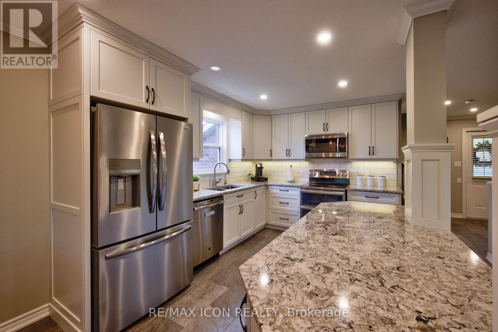 20 Stiefelmeyer Crescent, Wilmot, Ontario  N3A 2L1 - Photo 12 - X13129852