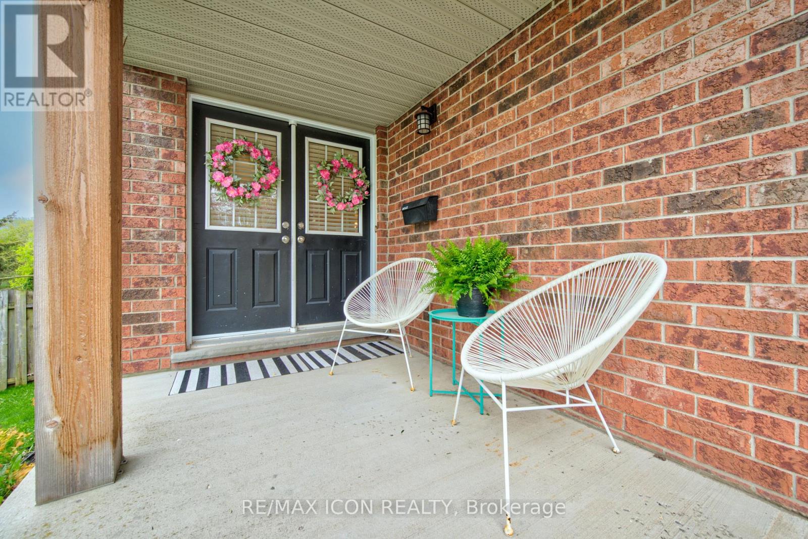 20 Stiefelmeyer Crescent, Wilmot, Ontario  N3A 2L1 - Photo 4 - X13129852