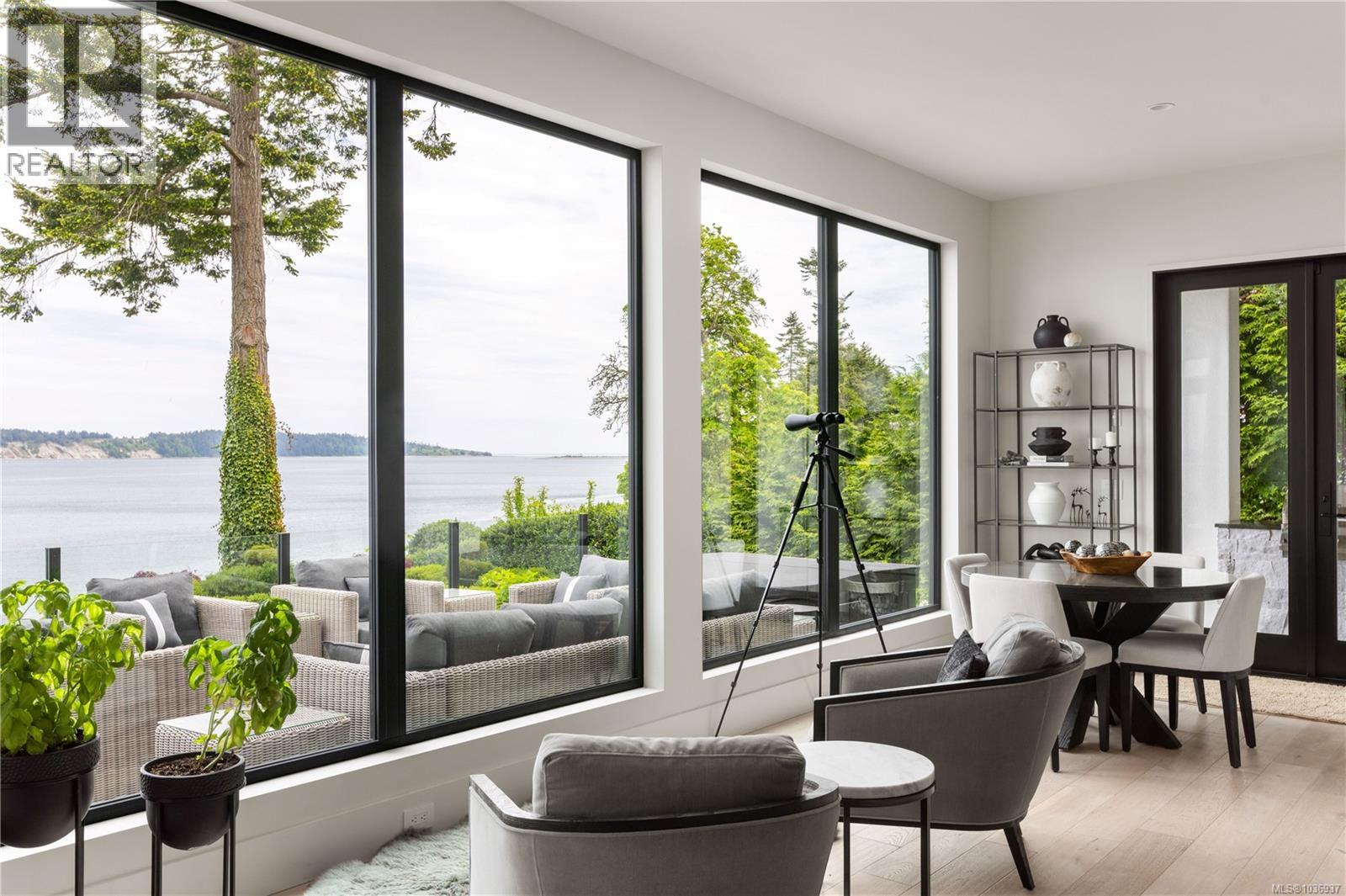 8425 Lochside Dr, Central Saanich, British Columbia  V8M 1T9 - Photo 17 - 1036937