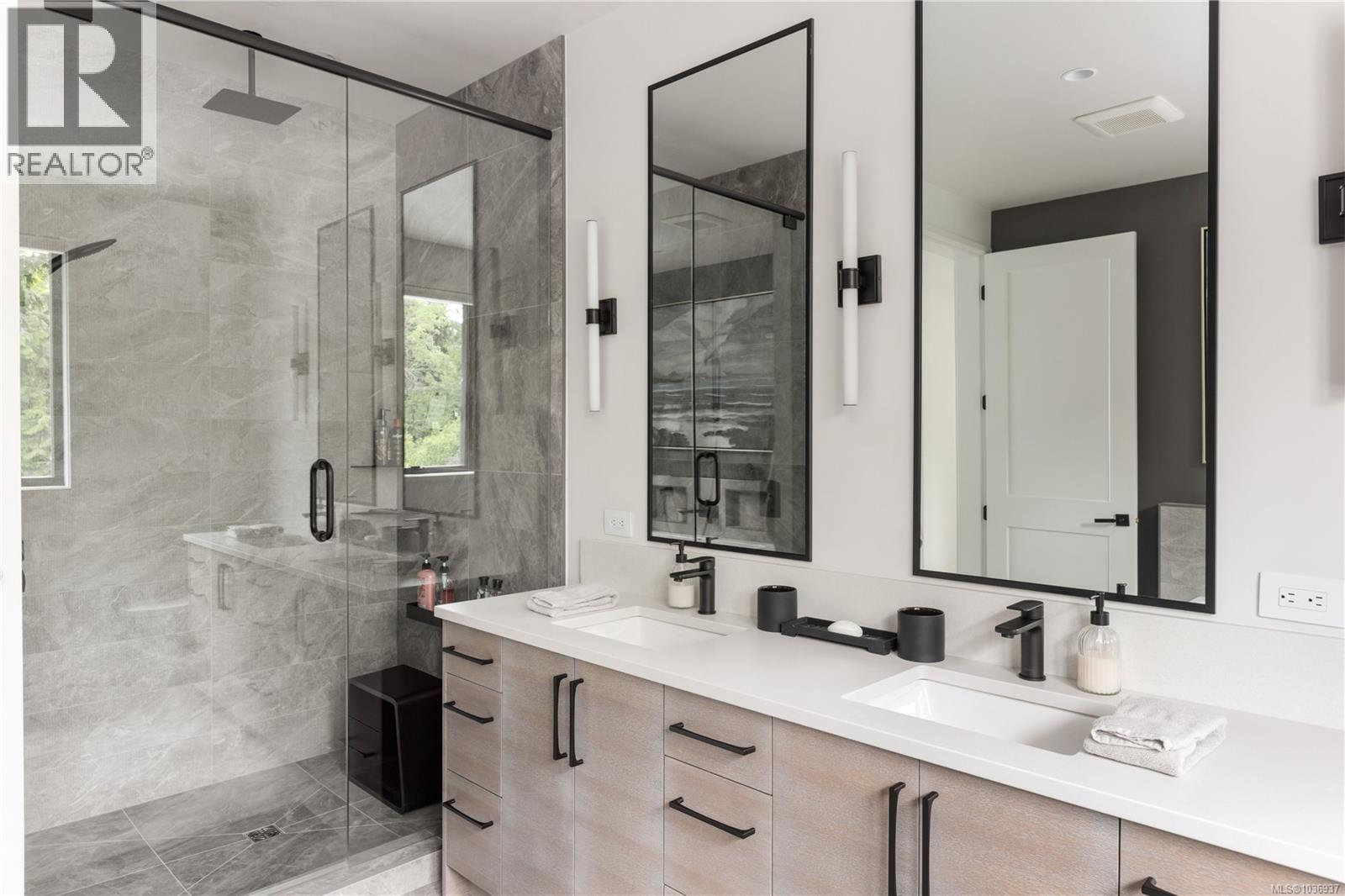 8425 Lochside Dr, Central Saanich, British Columbia  V8M 1T9 - Photo 43 - 1036937
