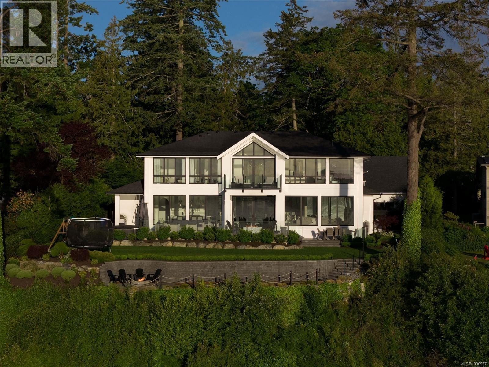 8425 Lochside Dr, Central Saanich, British Columbia  V8M 1T9 - Photo 45 - 1036937