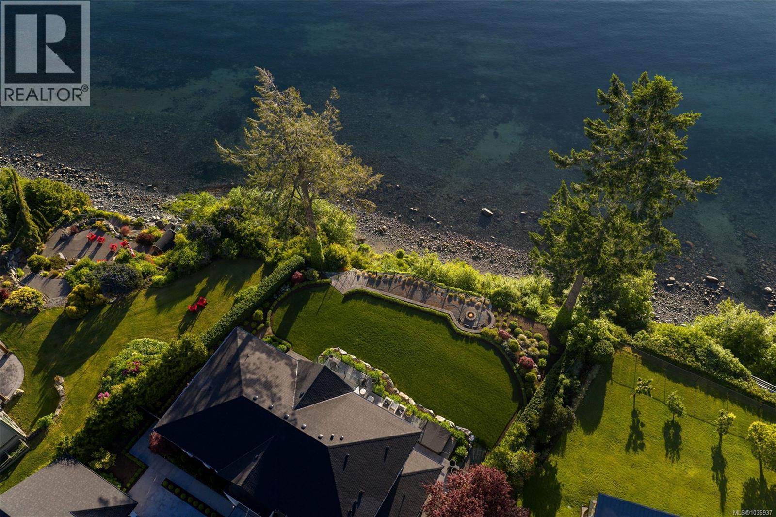 8425 Lochside Dr, Central Saanich, British Columbia  V8M 1T9 - Photo 46 - 1036937