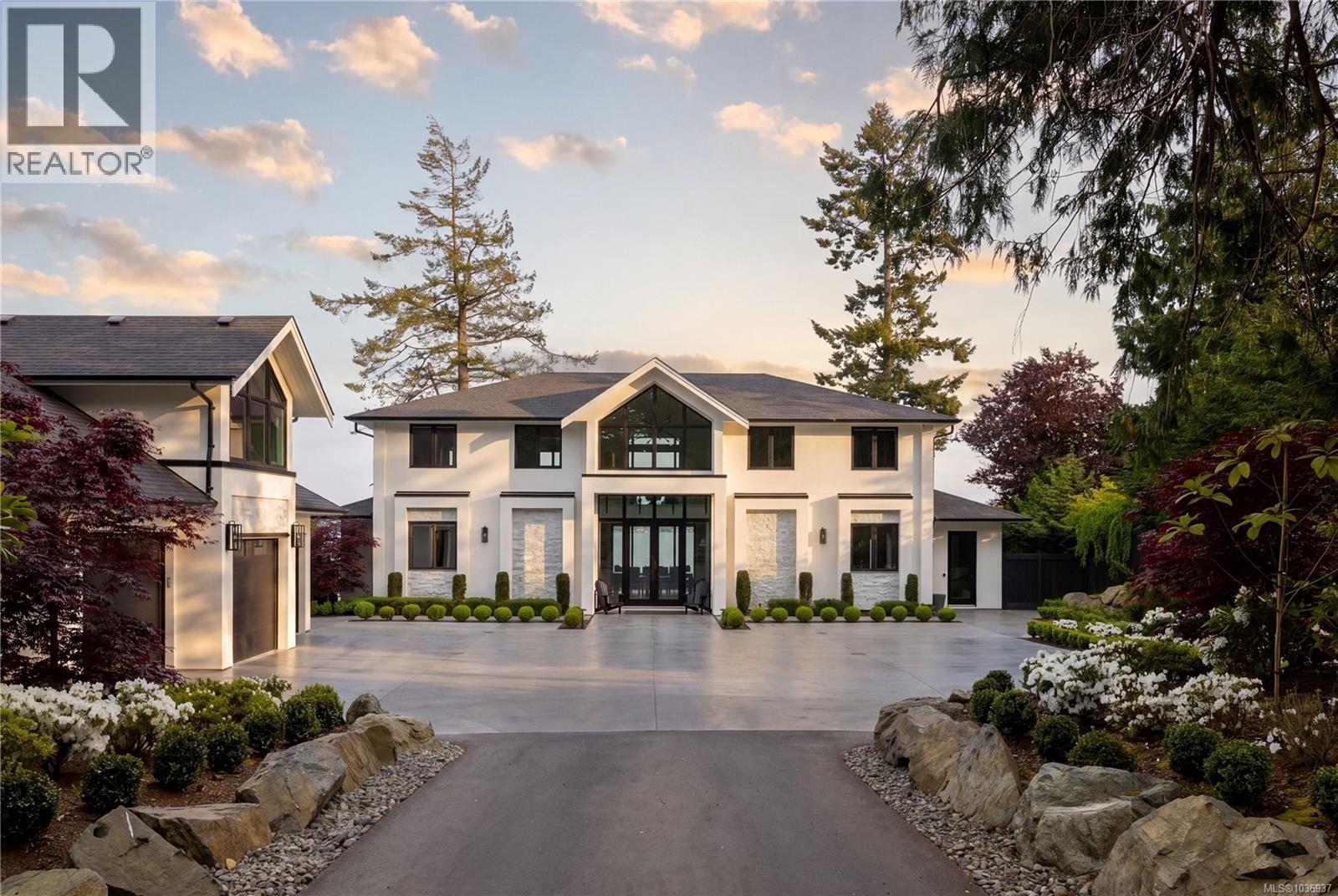 8425 Lochside Dr, Central Saanich, British Columbia  V8M 1T9 - Photo 7 - 1036937