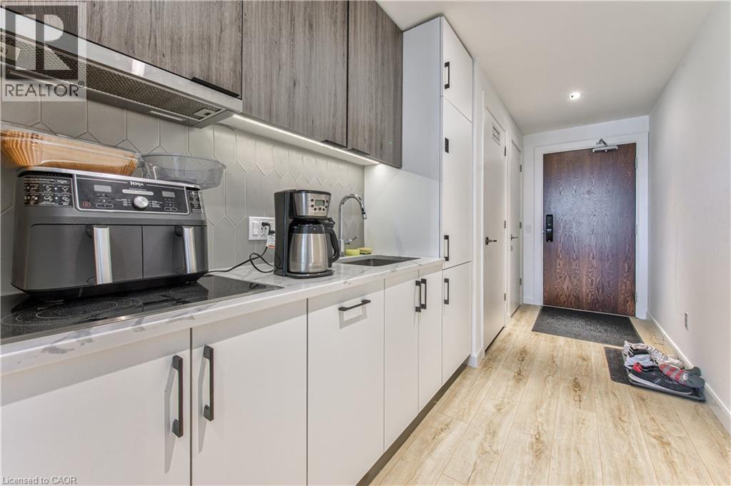 741 King Street W Unit# 1504, Kitchener, Ontario N2G 1E5 - Photo 3 - 40830295