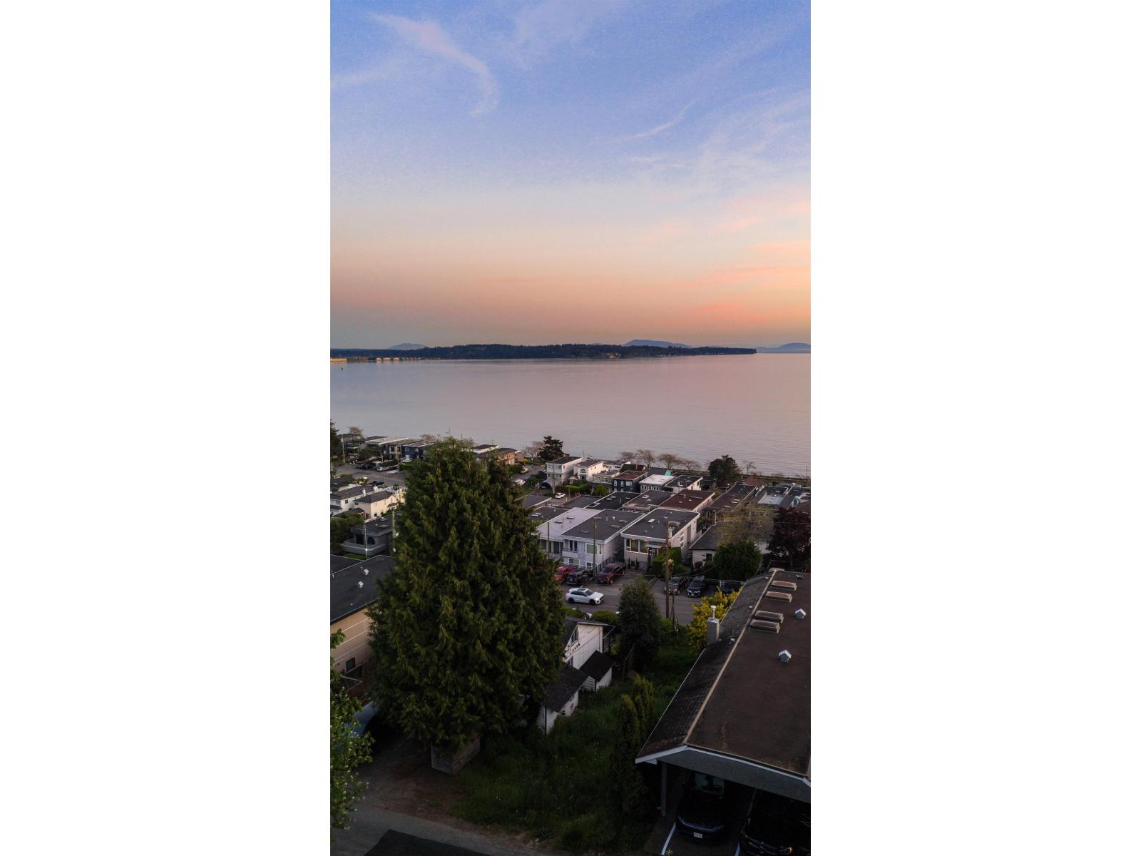 15519 Columbia Avenue, White Rock, British Columbia  V4B 1K5 - Photo 11 - R3123819