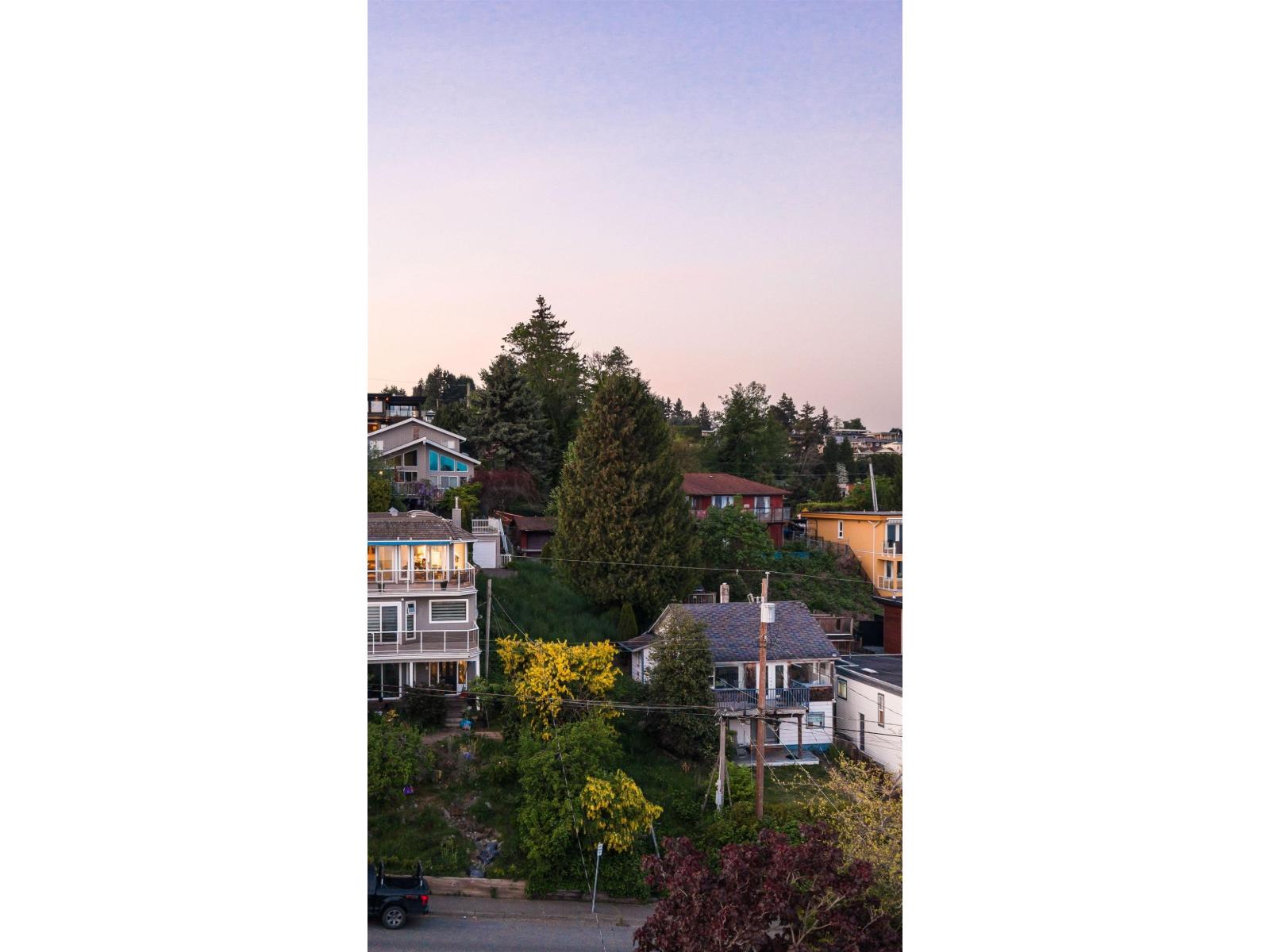 15519 Columbia Avenue, White Rock, British Columbia  V4B 1K5 - Photo 13 - R3123819