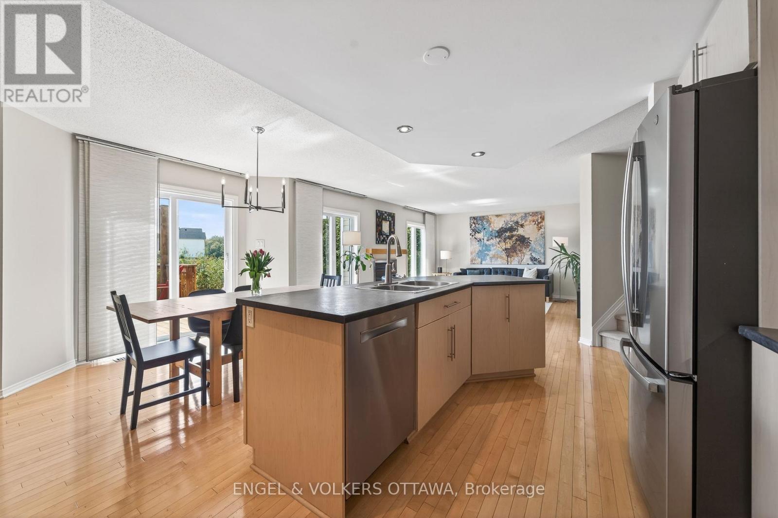 101 Scampton Drive, Ottawa, Ontario  K2W 1E6 - Photo 12 - X13130112