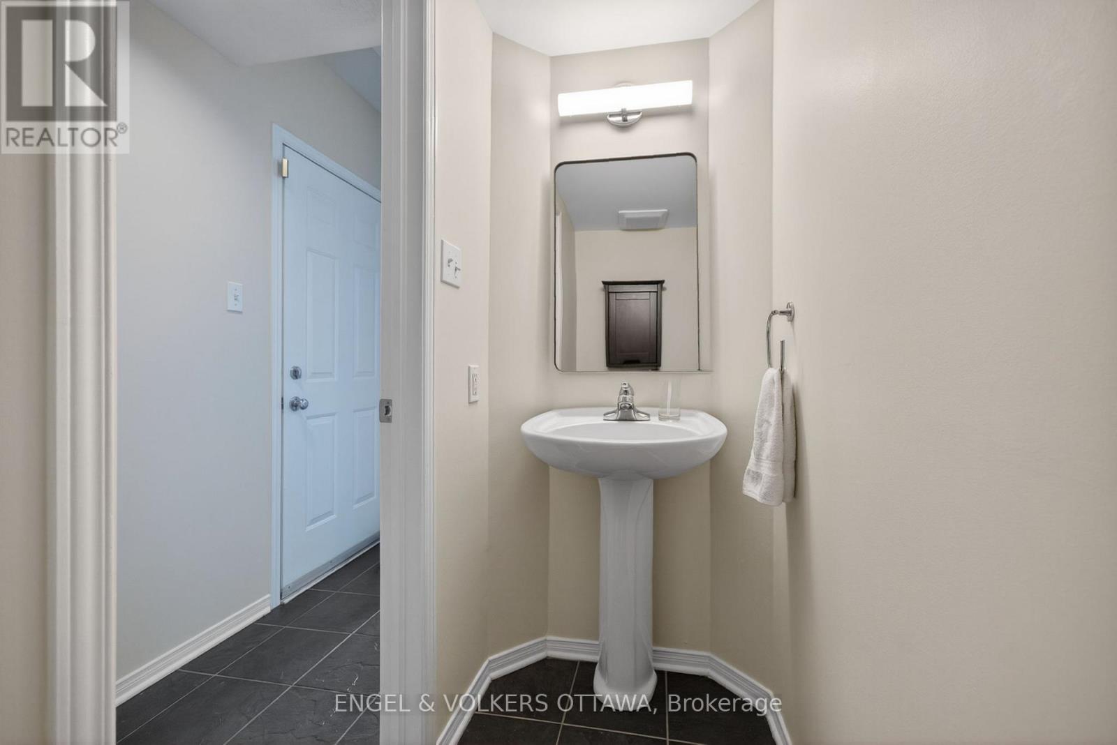 101 Scampton Drive, Ottawa, Ontario  K2W 1E6 - Photo 14 - X13130112