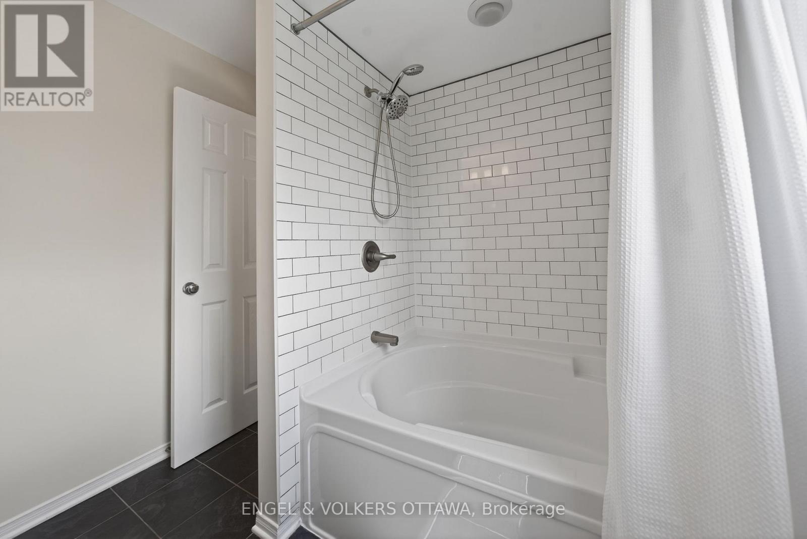 101 Scampton Drive, Ottawa, Ontario  K2W 1E6 - Photo 22 - X13130112