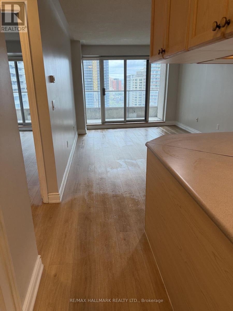 1608 - 909 Bay Street, Toronto, Ontario  M5S 3G2 - Photo 10 - C13128356