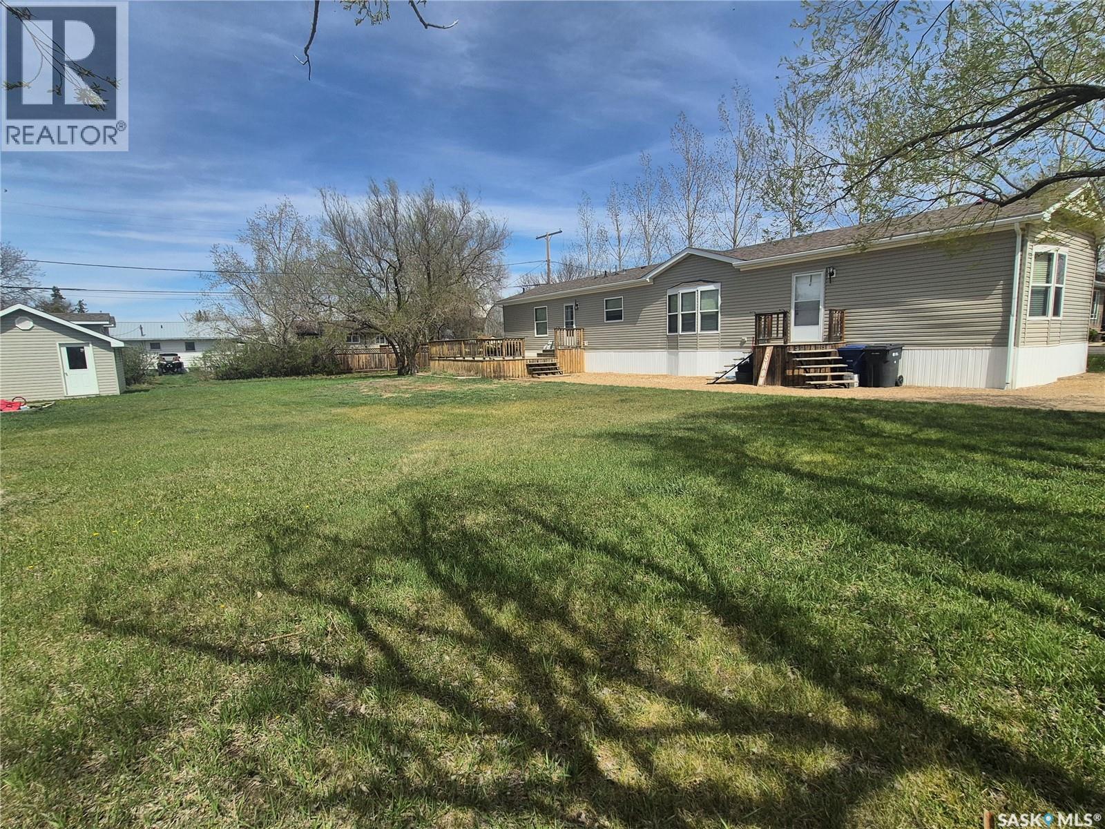160 7th Avenue E, Bengough, Saskatchewan  S0C 0K0 - Photo 1 - SK036027