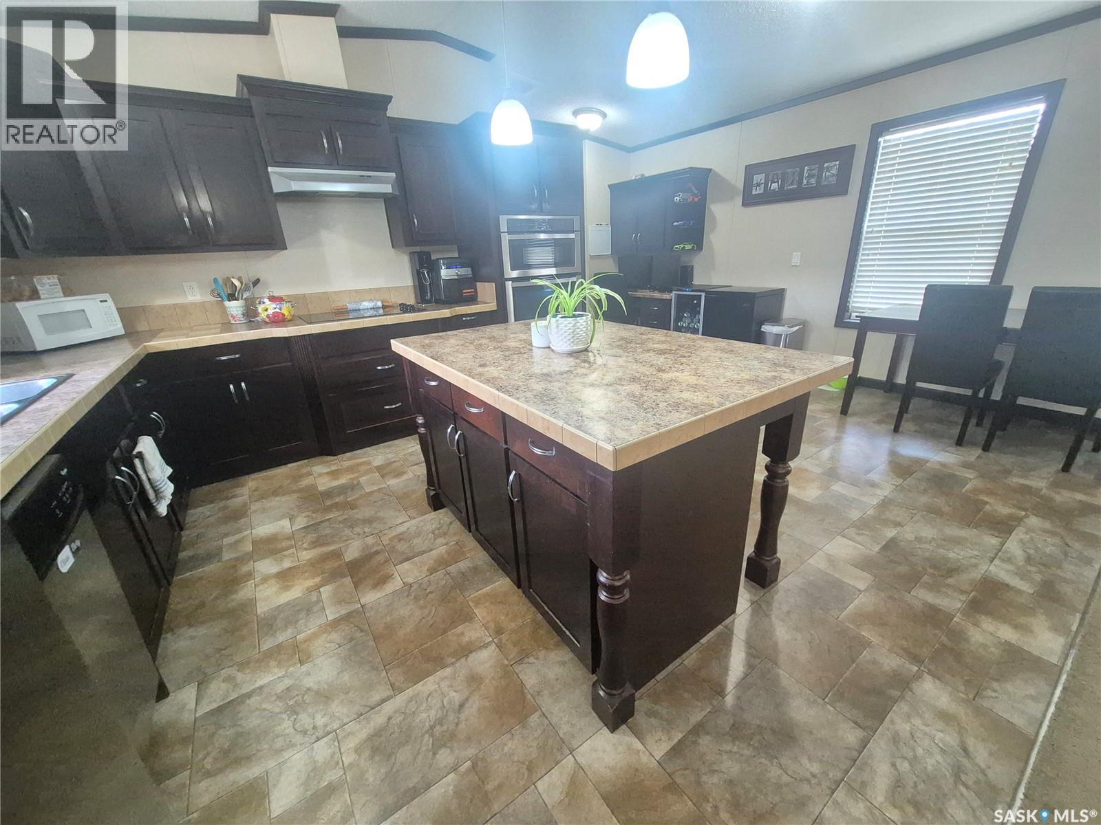 160 7th Avenue E, Bengough, Saskatchewan  S0C 0K0 - Photo 10 - SK036027