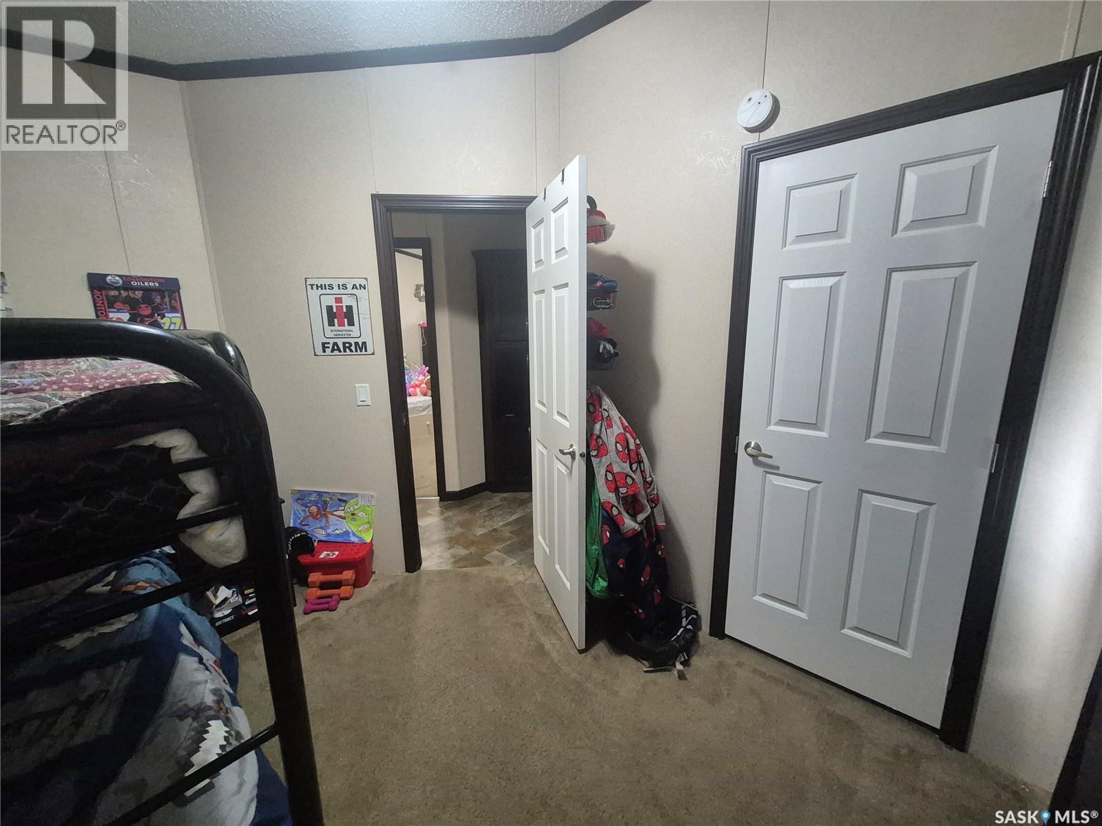 160 7th Avenue E, Bengough, Saskatchewan  S0C 0K0 - Photo 29 - SK036027