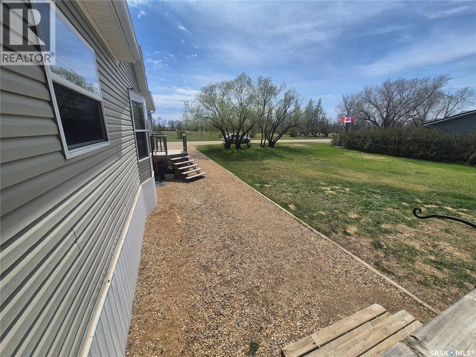160 7th Avenue E, Bengough, Saskatchewan  S0C 0K0 - Photo 35 - SK036027